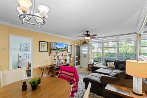 Condominio en alquiler en Hallandale Beach, Florida, 1 dormitorio, 78.97 m2 № 1979272 - foto 28