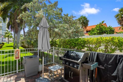 Condominio en alquiler en Hallandale Beach, Florida, 1 dormitorio, 78.97 m2 № 1979272 - foto 10