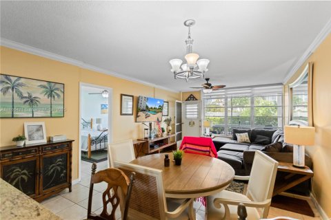 Condominio en alquiler en Hallandale Beach, Florida, 1 dormitorio, 78.97 m2 № 1979272 - foto 25