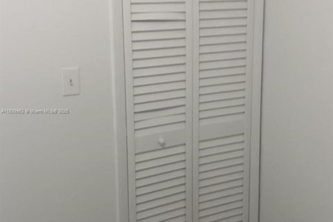 Immobilier commercial à vendre à Miami, Floride: 206.8 m2 № 2039340 - photo 30