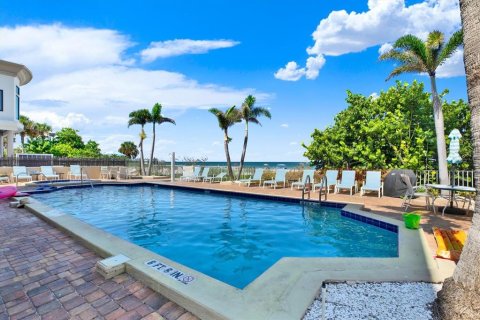 Condo à Indian Rocks Beach, Floride, 2 chambres  № 2298412
