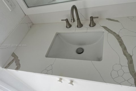 Снять в аренду виллу или дом в Майами, Флорида 4 спальни, 227.61м2, № 1986117 - фото 19