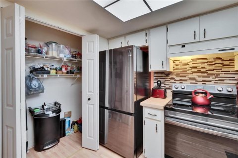 Condo in Sun City Center, Florida, 2 bedrooms  № 1509603 - photo 27