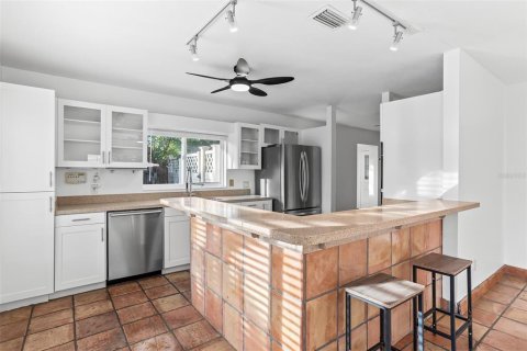 House in Tampa, Florida 3 bedrooms, 140.84 sq.m. № 1776650 - photo 9