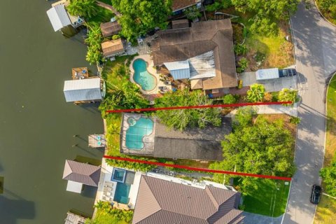House in Tampa, Florida 3 bedrooms, 140.84 sq.m. № 1776650 - photo 3