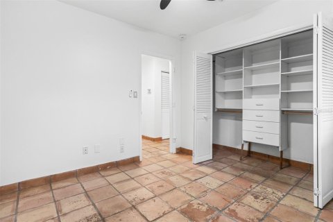 House in Tampa, Florida 3 bedrooms, 140.84 sq.m. № 1776650 - photo 8