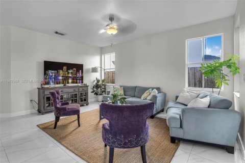 Снять в аренду виллу или дом в Майами, Флорида 5 спален, № 2023852 - фото 9