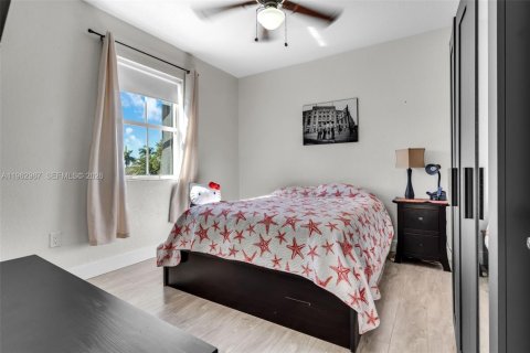 Снять в аренду виллу или дом в Майами, Флорида 5 спален, № 2023852 - фото 16