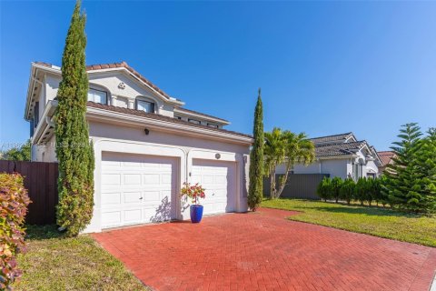 Снять в аренду виллу или дом в Майами, Флорида 5 спален, № 2023852 - фото 2