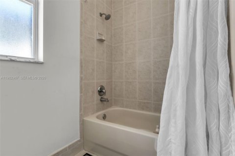 Снять в аренду виллу или дом в Майами, Флорида 5 спален, № 2023852 - фото 21