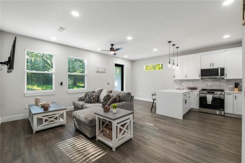 Immobilier commercial à vendre à Brooksville, Floride: 4 chambres, 228.91 m2 № 2102815 - photo 2