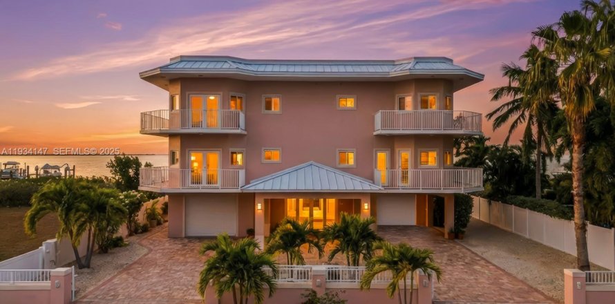 Casa en Key Largo, Florida 5 dormitorios, 447.97 m2 № 2035712