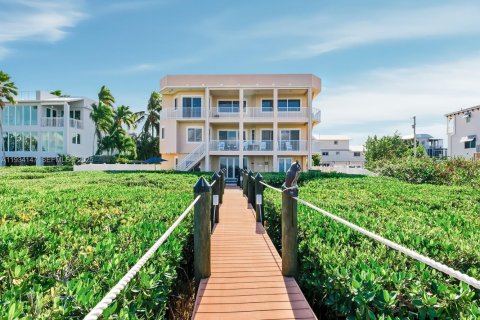 Casa en venta en Key Largo, Florida, 5 dormitorios, 447.97 m2 № 2035712 - foto 11