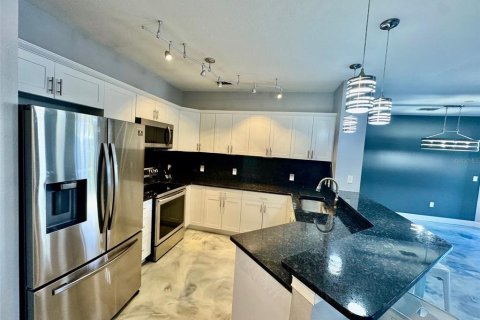 Copropriété à vendre à Sarasota, Floride: 3 chambres, 129.04 m2 № 1619009 - photo 3