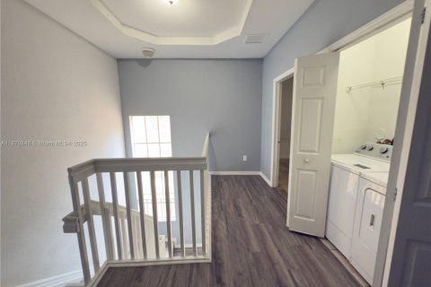 Adosado en alquiler en Miami, Florida, 3 dormitorios, 164.99 m2 № 1895785 - foto 21