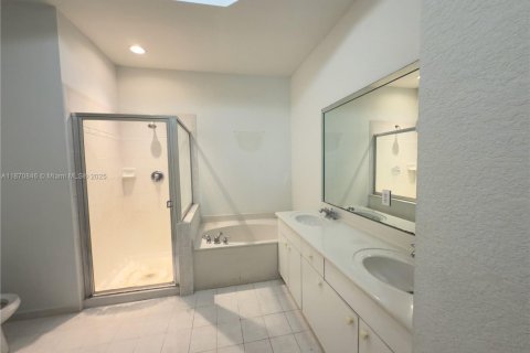 Adosado en alquiler en Miami, Florida, 3 dormitorios, 164.99 m2 № 1895785 - foto 19