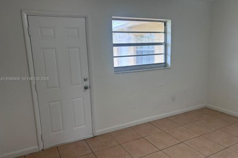 Copropriété à louer à Miami, Floride: 2 chambres № 2357602 - photo 10