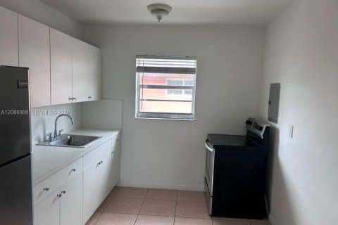 Copropriété à louer à Miami, Floride: 2 chambres № 2357602 - photo 12