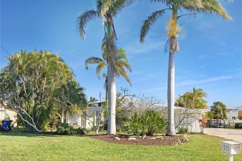 House in Apollo Beach, Florida 2 bedrooms, 153.29 sq.m. № 1582486 - photo 10
