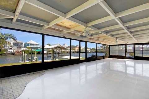 House in Apollo Beach, Florida 2 bedrooms, 153.29 sq.m. № 1582486 - photo 25