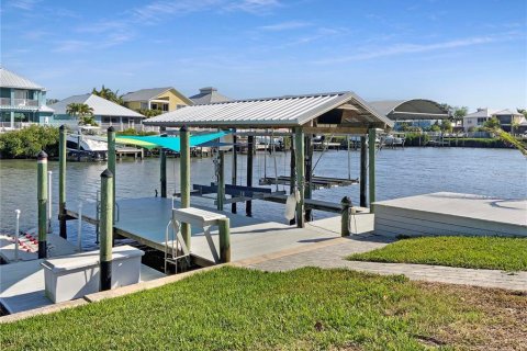 House in Apollo Beach, Florida 2 bedrooms, 153.29 sq.m. № 1582486 - photo 14