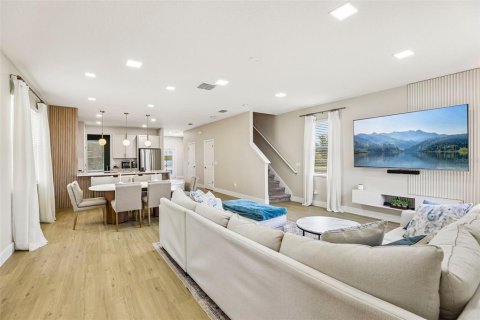 Villa ou maison à vendre à Orlando, Floride: 3 chambres, 204.66 m2 № 2149901 - photo 6