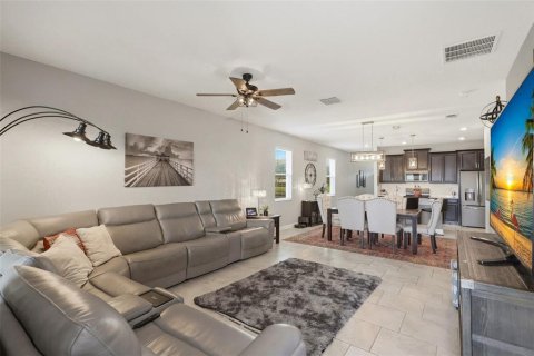 Villa ou maison à vendre à Davenport, Floride: 3 chambres, 181.16 m2 № 2231601 - photo 4