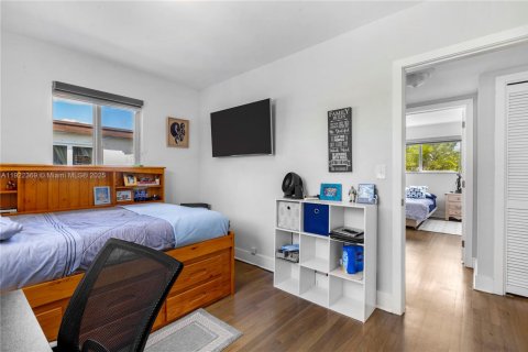 House in Miami, Florida 3 bedrooms, 118.54 sq.m. № 1976315 - photo 11