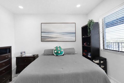 Condo in Tampa, Florida, 3 bedrooms  № 2141053 - photo 15
