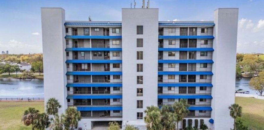 Condo in Tampa, Florida, 3 bedrooms  № 2141053