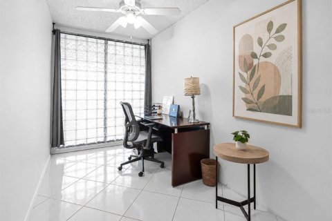 Condo in Tampa, Florida, 3 bedrooms  № 2141053 - photo 28