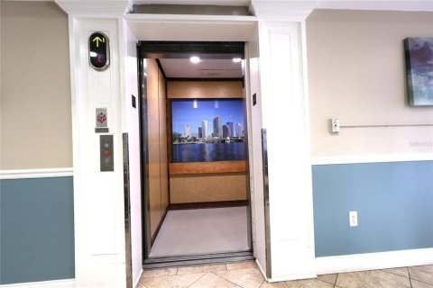 Condo in Tampa, Florida, 3 bedrooms  № 2141053 - photo 8