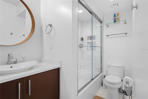 Condo in Tampa, Florida, 3 bedrooms  № 2141053 - photo 21
