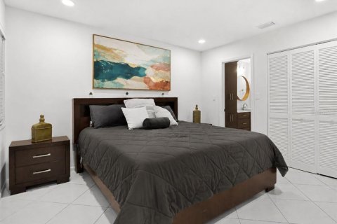 Condo in Tampa, Florida, 3 bedrooms  № 2141053 - photo 17