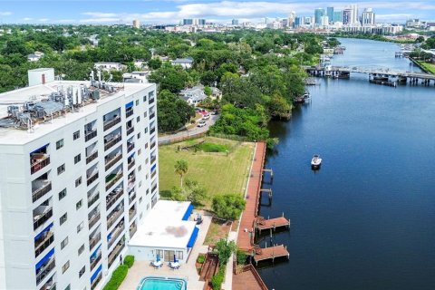Condo in Tampa, Florida, 3 bedrooms  № 2141053 - photo 2