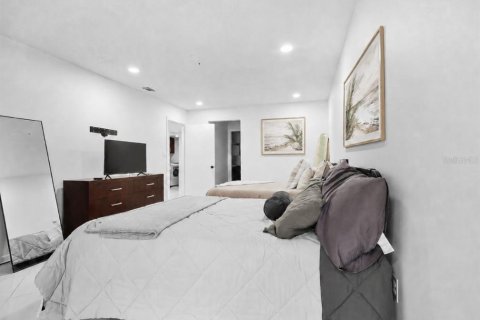 Condo in Tampa, Florida, 3 bedrooms  № 2141053 - photo 29