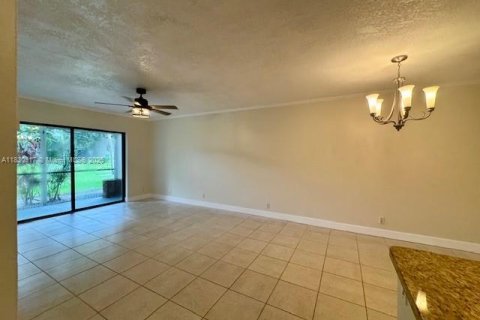 Снять в аренду кондоминиум в Окленд-Парк, Флорида 2 спальни, 97.55м2, № 1819698 - фото 18