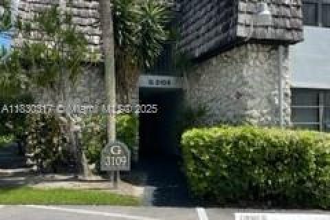 Снять в аренду кондоминиум в Окленд-Парк, Флорида 2 спальни, 97.55м2, № 1819698 - фото 3