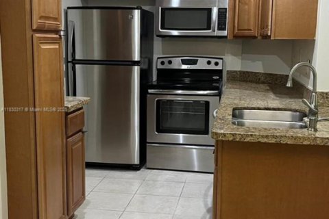 Снять в аренду кондоминиум в Окленд-Парк, Флорида 2 спальни, 97.55м2, № 1819698 - фото 7