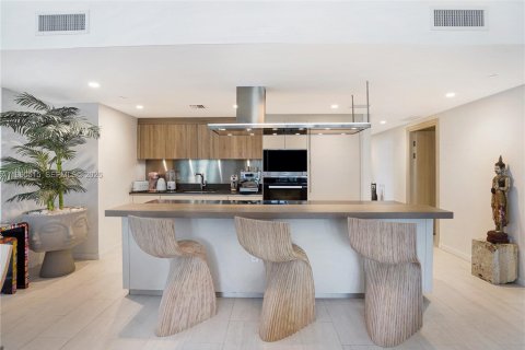 Condo in Miami, Florida, 3 bedrooms  № 2052817 - photo 10