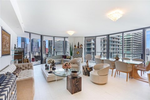 Condo in Miami, Florida, 3 bedrooms  № 2052817 - photo 5