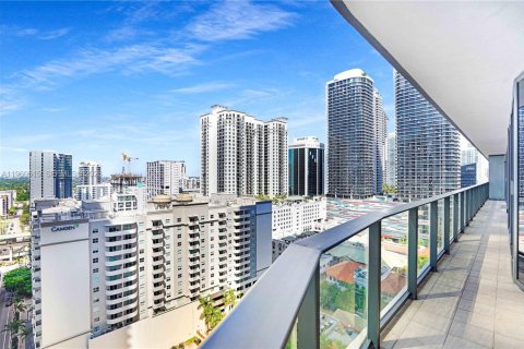 Condo in Miami, Florida, 3 bedrooms  № 2052817 - photo 20