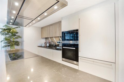 Condo in Miami, Florida, 3 bedrooms  № 2052817 - photo 11