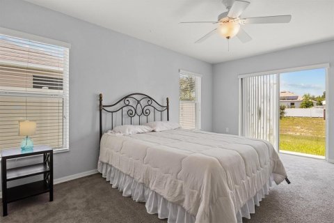 House in Haines City, Florida 4 bedrooms, 210.98 sq.m. № 1767613 - photo 10