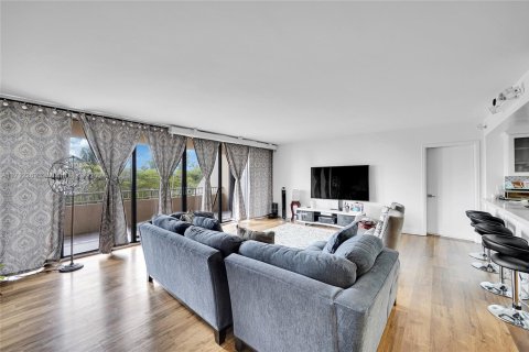Condo in Miami, Florida, 2 bedrooms  № 1763674 - photo 17