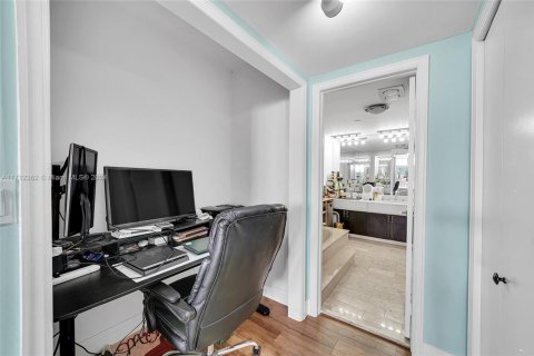 Condo in Miami, Florida, 2 bedrooms  № 1763674 - photo 29
