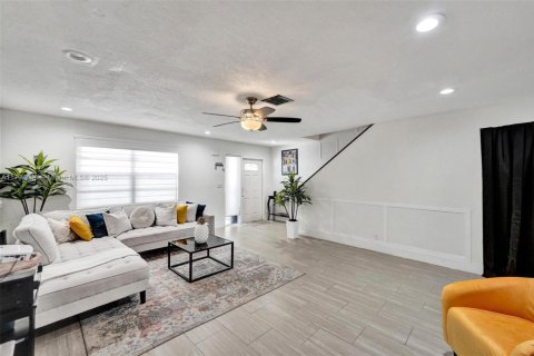 Купить таунхаус в Дирфилд-Бич, Флорида 2 спальни, 128.58м2, № 1936796 - фото 5