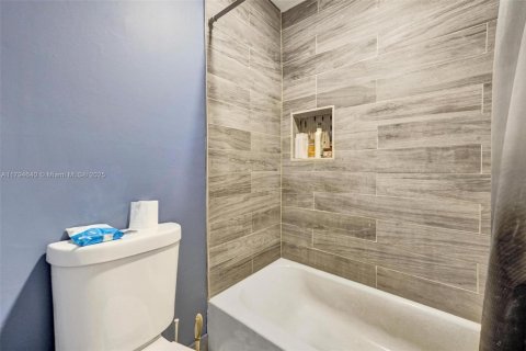 Купить таунхаус в Дирфилд-Бич, Флорида 2 спальни, 128.58м2, № 1936796 - фото 22