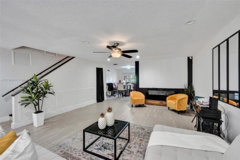 Купить таунхаус в Дирфилд-Бич, Флорида 2 спальни, 128.58м2, № 1936796 - фото 2