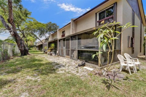 Купить таунхаус в Дирфилд-Бич, Флорида 2 спальни, 128.58м2, № 1936796 - фото 16